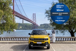 Jeep® Avenger conquista troféu “Autovista Group Residual Value Award 2023”  - Na categoria “Small BEV”
