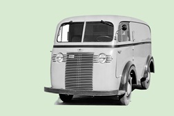 Reencontradas fotografias de uma carrinha Opel Blitz - À frente do seu tempo: Inovadora carrinha de entregas, de configuração "cabina sobre o motor"