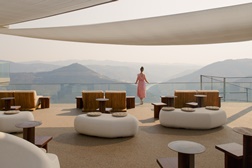 Deck by Loivos 475: nunca se viu nada assim no Douro - Conceito de luxo alia criações gastronómicas do chef Vítor Adão