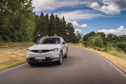 Quatro mil euros de Incentivo ao Abate podem  baixar PVP do SUV Mazda MX-30 EV - Modelo 100% eléctrico da Mazda proposto, de novo, a um preço imbatível