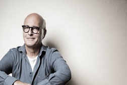 Ludovico Einaudi prepara-se para lançar o muito aguardado "Elements"