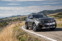 Peugeot 3008 “Melhor Carro do Ano 2016” e "Melhor SUV do Ano"  para a revista Turbo