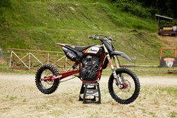 Indian está de regresso ao “hillclimb” com uma FTR750 modificada