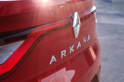 ARKANA, É O NOVO E DISTINTIVO CROSSOVER DA RENAULT (Act.)
