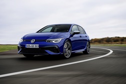 Novo Volkswagen Golf R: prestações e desempenho são novos padrões - Preço a partir de 56.780 euros