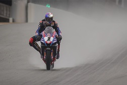 Mundial SBK 2022 - Razgatlioglu lidera Dia 2 à chuva na Catalunha  - Apesar das condições, cinco fabricantes estavam entre os sete primeiros
