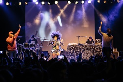 Red Bull lança lata de homenagem aos Buraka Som Sistema