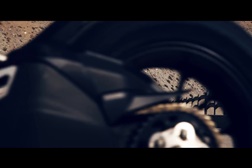Fique a conhecer a colecção Primavera/Verão de equipamentos de motociclismo da REV'IT!