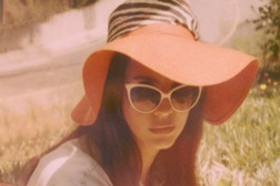 Lana del Rey lança novo álbum a 18 de Setembro