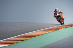  Moto2- Pista a secar, Nakagami na pole