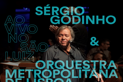Sérgio Godinho revela “Com Um Brilhozinho nos Olhos” com a Orquestra Metropolitana de Lisboa