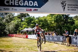 Alberto Barroso e Raquel Queirós festejam no Jamor - Taça de Portugal de XCO