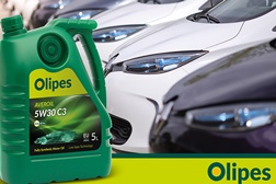 Olipes AVEROIL 5W30 C3 atualiza-se e cumpre a especificação Renault RN17 - Boa lubrificação e rendimento