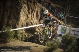 Rui Teixeira e Filipa Peres venceram o 1º BTT DHI de Lustosa