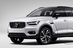 Volvo XC40 T4 Recharge disponível em Portugal - Consumo combinado de 2,1 - 2,5 L/100km (WLTP)