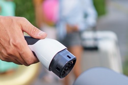 Descubra como prolongar a autonomia do veículo elétrico em dias de muito calor - MOBI.E apresenta cinco dicas para o verão