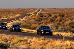 Porsche Taycan entra na fase final de testes - Do frio ártico ao calor do deserto