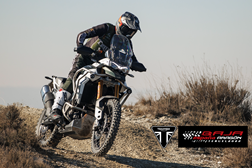 Iván Cervantes em Triumph Tiger 900 Rally Pro na Baja Aragon