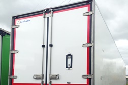 Reta exporta semirreboques frigoríficos para Angola