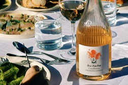 «Casa Relvas Rose Pom-Pom 2024», a nova colheita do rosé do produtor alentejano  - Produzido a partir das castas Aragonez, Touriga Nacional e Syrah