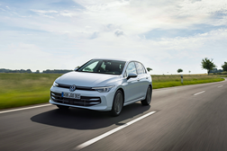 50 anos do Golf: nova versão do bestseller  - Atualizações no infotainment e mais autonomia elétrica nas versões híbridas plug-in