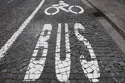 Sinalização das vias BUS partilhadas por motos e ciclomotores já visível no Porto