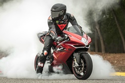 MV Agusta F4 LH44 - com a assinatura de Lewis Hamilton 