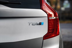 Volvo XC90 T8 com kit Polestar já disponível em Portugal 