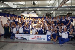 TOYOTA Racing termina última corrida do WEC 2013  com uma vitória do híbrido TS030 #8