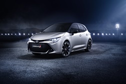 Toyota estreia em Genebra o Corolla GR SPORT e a Corolla TREK - Um hatchback e uma carrinha