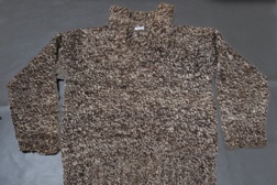 Camisola de lã grossa usada na pesca do bacalhau. Doada por Isaura da Justina Chicharro Milhazes, 1994. MDJM inv. 1657 Etn.