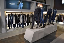 Tiffosi apresenta jeans one size fits all em Paris e Madrid