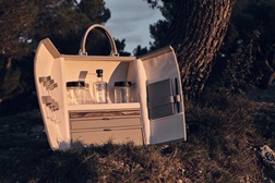 DS Automobiles cria mala culinária e eleva a arte francesa de viajar - A mala culinária acompanha o lançamento da coleção “ESPRIT de VOYAGE” das gamas DS 4 e DS 7 