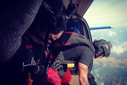 Intercomunicadores Cardo Packtalk Bold usados e aprovados pelos The Red Devils