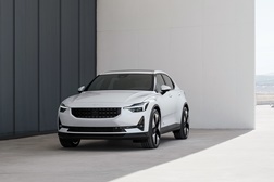Polestar 2 atualizado na sustentabilidade, tecnologia e design - Aumento da capacidade de bateria e velocidade de carregamento entre outras