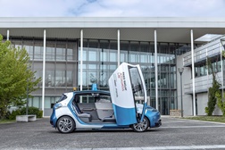 A Renault iniciou o seu primeiro ensaio público de Taxi Autónomo - Zoe Cab a circular até ao princípio de Novembro