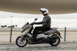 Yamaha NMAX 125 - Urbana de Gema