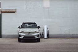 Volvo Cars torna o carregamento e o pagamento mais fácil  - Para os condutores Volvo puramente elétricos