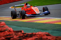 Henrique Chaves no top 5 em Spa-Francorchamps