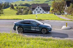Volkswagen ID.7 Pro S1 100% elétrico percorreu 794 km com uma só carga de bateria - O veículo foi conduzido durante o dia num percurso definido em condições reais