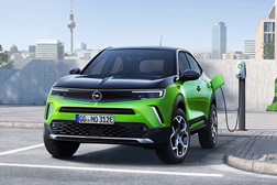 Opel Mokka-e: SUV lidera gama de propostas de carregamento rápido da Opel  - Modelos Opel, do Corsa-e ao Vivaro-e, equipados com o carregador rápido 100 kW DC 
