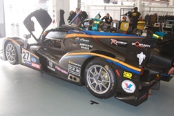 O potente Ginetta G57 em que Gonçalo ia correr acabou por ficar na boxe...