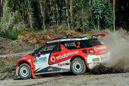 Dupla José Pedro Fontes/Miguel Ramalho luta pelo título absoluto no Rallye Casinos do Algarve