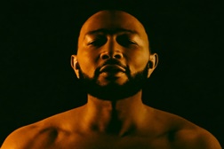 John Legend lança 8.º álbum de estúdio "LEGEND"