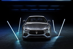 Novo GHIBLI HYBRID: o primeiro MASERATI eletrificado - Melhoria de performance com tecnologia Mild Hybrid
