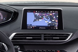 Conectividade 3D estende-se aos Peugeot 208, 2008 e 508