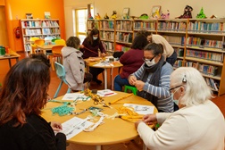 Workshop de Iniciação ao Macramé na Biblioteca do Vale da Amoreira