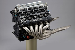 Honda vende peças e motores históricos de Fórmula 1 - Entre os artigos que serão vendidos, destaca-se o motor RA100E V10 do McLaren que Ayrton Senna levou ao seu bicampeonato em 1990