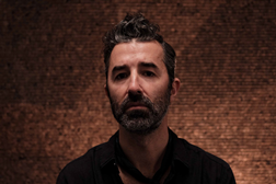Tiago Bettencourt atua em dezembro no Porto e em Lisboa - Casa da Música e Coliseu dos Recreios