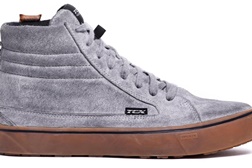 Estão disponíveis as botas Street 3 Faded WP da TCX para utilização durante todo o ano